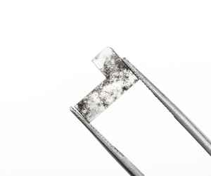 Anillo con Colgante de Diamante Cultivado en Laboratorio de Color Sal y Pimienta de 1.0 CT, 10.0x7.0mm, Forma de L, Certificado IGI - Product Image 4