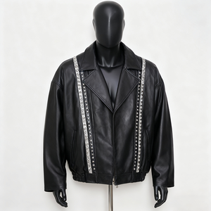 جاكيت جلد صناعي معاد تدويره بسحاب من الجلد الصناعي عالي الجودة من OEM مع برشام وحجر الراين - Product Image 3