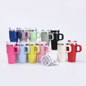 Vente en gros de gobelets isothermes pour enfants de 14 oz, 20 oz, 30 oz et 40 oz, en acier inoxydable, avec poignée et logo sur le couvercle - Product Image 6