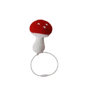 Pendentifs végétaux tissés à la main, simulation de champignons au crochet avec de la laine Weaver Girls, joli pendentif de sac fait main - Product Image 5