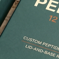 Boîte rigide personnalisée avec couvercle et base verts pour 12 flacons de peptides, logo estampé à chaud sur éponge