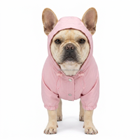 Großhandel: Klassische, Niedliche und Luxuriöse Hunde-Regenmäntel aus Wasserdichtem Polyester, Geeignet für Alle Jahreszeiten, mit Reflektierendem Design