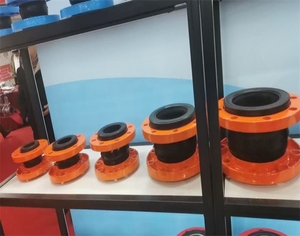 Compensateur de dilatation flexible en caoutchouc EPDM lisse et amortissant les chocs pour pompes à eau et conduites CVC - Product Image 2