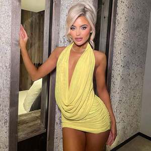 Verano nuevas mujeres Sexy sólido Halter profundo cuello en V espalda descubierta Falda corta conjunto de 2 piezas - Product Image 2