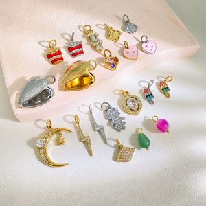 Boîte à pendentif plaquée or 18 carats avec service de gravure de logo, vidéo marketing HD stratégique fournie - Product Image 4