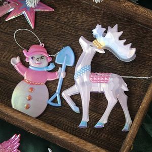 Adornos Colgantes de Fantasía para Distribuidores, Decoraciones Navideñas Acrílicas con Renos, Muñecos de Nieve, Ángeles y Copos de Nieve Estilo Macaron - Product Image 3