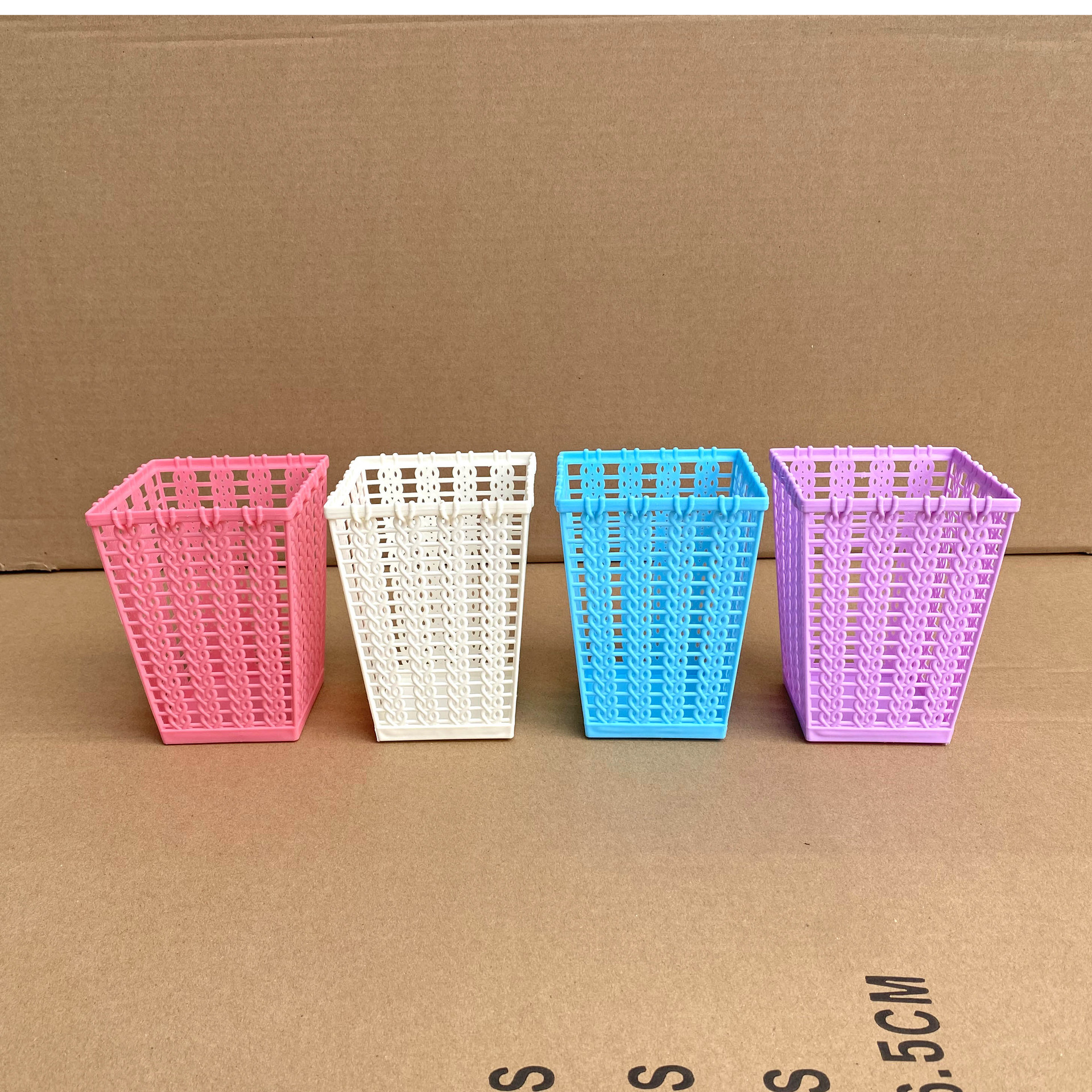 038-1, panier de rangement quadricolore (360/boîte)