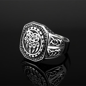 แหวนสแตนเลสสตีลลายอุ้งเท้าหมีสไตล์ยุโรปอเมริกันสำหรับผู้ชาย ดีไซน์เรขาคณิตรูปสัตว์ ฮิปฮอป ของขวัญเครื่องประดับ - Product Image 2