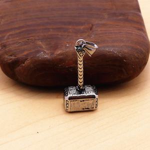 Pendentif Marteau de Thor Argenté, Collier de Noël, Bijou Tendance, Pendentif Chaîne de Pull en Acier Inoxydable 316L, Bijoux pour Homme - Product Image 4