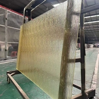 Verre décoratif ciselé et strié en céramique, motif coloré