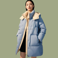 Vestes matelassées OEM personnalisées en duvet de canard blanc à 90 %, manteaux pour femmes à capuche avec décor rayé, style sportif, longs et amples, pour l'hiver