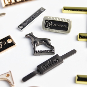 Tùy Chỉnh Khắc Kẽm Hợp Kim Kim Loại Tên <span class=keywords><strong>Tag</strong></span> Túi Xách Logo Nhãn Tấm Cho Túi Xách Giày Hành Lý Với Mô Hình Thư - Product Image 3