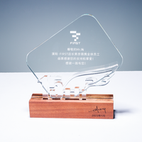 Vente en gros de trophées acryliques de haute qualité impression UV cristal verre métal design créatif personnalisé