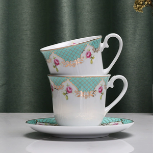 Ensemble de tasses à café, de soucoupes et de pot en céramique européenne - Product Image 3