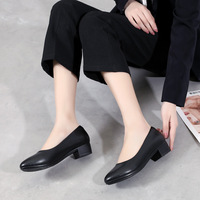 Escarpins noirs élégants en cuir véritable pour femme, à talon carré, style professionnel pour hôtesse de l'air et bureau, collection Printemps 2026