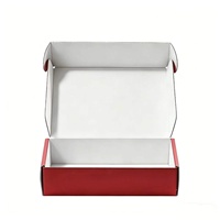 Boîtes d'emballage rigides de luxe personnalisées en stock, carton cadeau carré avec logo imprimé pour l'emballage de poupées, jouets, vêtements, bougies
