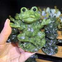 Statue de grenouille en jade Xiuyan naturel sculptée à la main, motif feuille de lotus, sculpture animale, ornement artisanal en cristal pour la maison, vente en gros