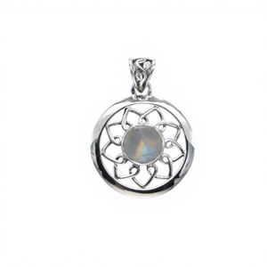 Pendentif en argent sterling 925 avec pierre de lune arc-en-ciel, serti dans un cadre, motif floral, style bohème, unisexe, bijoux à porter au quotidien - Product Image 1