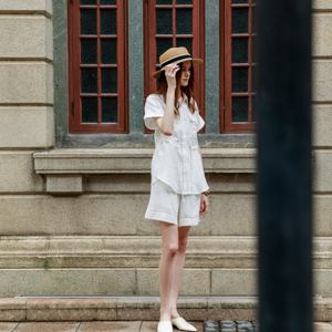 Camicetta da <span class=keywords><strong>donna</strong></span> bianca in cotone e lino a maniche corte con coulisse in vita, ricamo e tasche, camicia casual estiva - Product Image 2