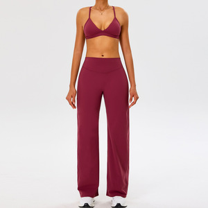 Conjunto de Yoga Térmico Premium de 3 Piezas para Mujer: Sujetador Deportivo Ajustable con Espalda Cruzada, Top y Pantalones Rectos de Cintura Alta con Efecto Push-Up - Product Image 2