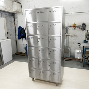 Armoire casier commerciale en acier inoxydable à 18 portes, autoportante, finition brossée mate, avec serrure, grande capacité, résistance à la corrosion - Product Image 1