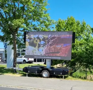 360户外P6全彩4平方米数字广告移动旋转液压桅杆活动可折叠发光二极管显示屏汽车拖车
