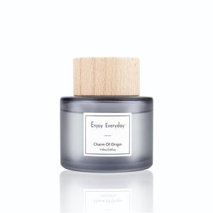 110ML ホットセール アロマディフューザー 木製蓋 フロスト加工 異なる色のガラス瓶 カスタマイズ リードディフューザーセット - Product Image 3