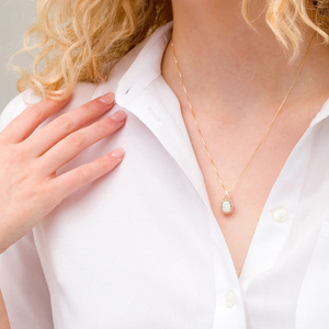 Collier en opale naturelle de forme coussin allongée avec CZ, plaqué or S925, vente en gros, bijoux uniques et tendance - Product Image 3