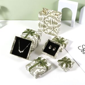 Boîte à bijoux en carton de 5*5*<span class=keywords><strong>3</strong></span>.5cm en gros, avec couvercle et base, pour bracelets, boucles d'oreilles, bagues, avec nœud en ruban, en stock - Product Image 1