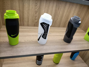 Tapa Deportiva Push Pull de PE PP PS, Apta para Alimentos, Personalizable, con Cierre de Rosca y Asa de Transporte para Botellas de Agua - Product Image 2