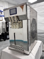 Machine à glace molle 3 saveurs 640Pcs/H, mini machine à yogourt glacé, équipement à glace molle Space Man pour camion de restauration rapide