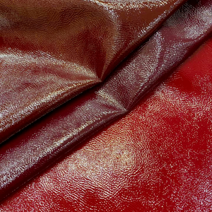 Tissu en similicuir PU brillant effet huile, matière synthétique douce et brillante pour sacs, chaussures, bagages et ameublement - Product Image 1