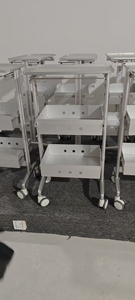 Chariot de salon DM Premium en alliage d'aluminium avec double tiroir pour usage en esthétique et spa - Product Image 6