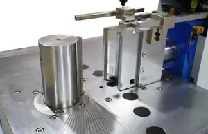 कॉपर बार एल्यूमीनियम पंक्ति प्रसंस्करण मशीन बसबार 3-इन-1 प्रोसेसिंग बेंडिंग पंचिंग कटिंग मशीन