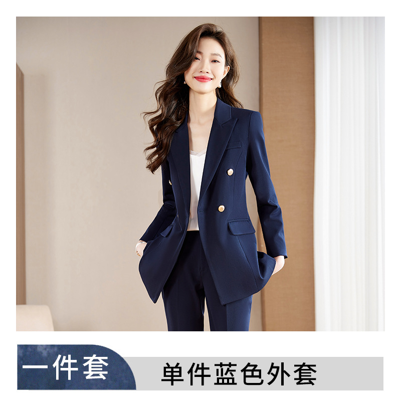 Navy blue long-sleeved suit