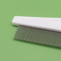 Peigne anti-puces à dents en acier inoxydable pour chien et chat Peigne de beauté Peigne pour animaux de compagnie Peigne de poils à dents fines