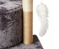 Arbre à chat compact avec niche ronde fermée, plateforme de repos, plusieurs colonnes à gratter en sisal et jouet d'agitation en forme de branche