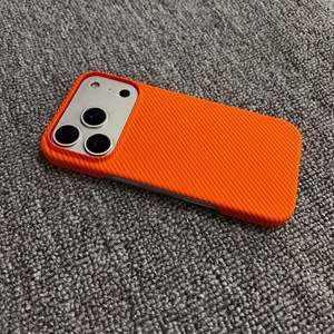 Pour IPhone17ProMax Original <span class=keywords><strong>Orange</strong></span> étui de téléphone portable motif en Fiber de carbone aspiration magnétique antichoc téléphone poignée demi-paquet - Product Image 6