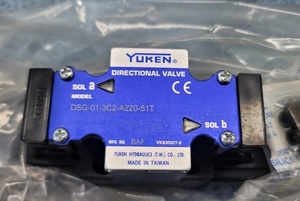 โซลินอยด์ไฮดรอลิก DSG-01-3C2-A220-51T ของแท้ วาล์วควบคุมทิศทางสี่ทาง 1/8 นิ้ว 35MPa มีสินค้าในสต็อก - Product Image 1