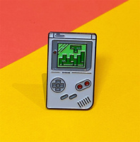 Épinglette personnalisée en émail souple, phosphorescente, jaune, rétro, jeu vidéo pour les joueurs nostalgiques