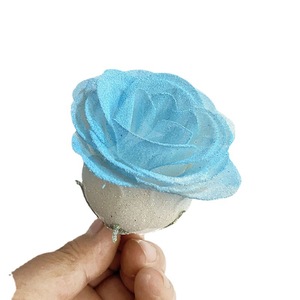 <span class=keywords><strong>Rosas</strong></span> Artificiales <span class=keywords><strong>Pintadas</strong></span> con Spray y Polvo Dorado para el Día <span class=keywords><strong>de</strong></span> la Madre, San Valentín, Navidad y el Festival Qixi - Product Image 5