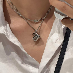 Collar con colgante de circonita de acero inoxidable de dientes pequeños, versión alta, Empress Dowager Vivienne, cadena Figaro de moda, de alta gama para hombre - Product Image 2