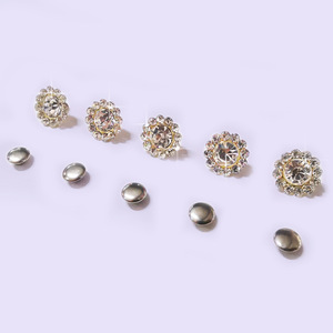 Diamant-set Sun Flower Bump Nail <span class=keywords><strong>Rivet</strong></span> pour DIY Bagages Vêtements Accessoires Accessoires Strass Nail Flower Drill - Product Image 4