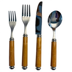 Cuchara, tenedor y cuchillo de acero inoxidable con acabado pulido espejo y mangos de madera, juego de cubiertos estilo bohemio para suministros de restaurante y decoración de mesa. - Product Image 1
