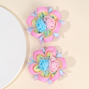 Pinzas <span class=keywords><strong>para</strong></span> <span class=keywords><strong>el</strong></span> Cabello con Flores de Tela Coloridas, Pinzas Laterales <span class=keywords><strong>para</strong></span> Niñas con Flores de Rosa 3D en Degradado - Product Image 3