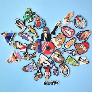 Hot bán 2024 thiết kế mới Taylor Sao Swift Giày Charms Taylor người hâm mộ Vòng đeo tay quyến rũ mềm PVC Giày Phụ kiện âm nhạc người hâm mộ Quà Tặng - Product Image 4