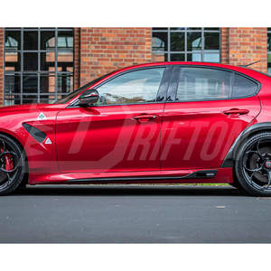 Faldones laterales de fibra de carbono seca estilo GTAM para Alfa Romeo Giulia Quadrifoglio 2016-2023 - Product Image 3