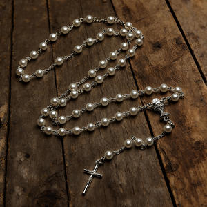 Collier de chapelet catholique en perles de verre imitation perle blanche, chapelet de première <span class=keywords><strong>communion</strong></span> avec chalice central, perles de prière, vente en gros - Product Image 4