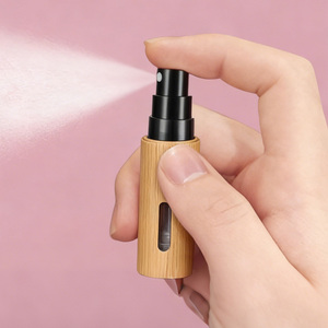 Mini Atomizador <span class=keywords><strong>de</strong></span> Perfume Recargable <span class=keywords><strong>de</strong></span> 5 ml, Botella Portátil <span class=keywords><strong>de</strong></span> Bambú Ecológica con Bomba <span class=keywords><strong>de</strong></span> Recarga - Product Image 1