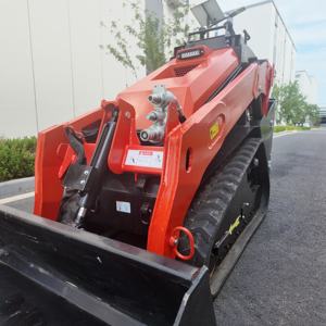 Kubota 25 כ "ס דיזל v1000 מיני החלקה מטלטש עם החלקה מטעין, זול ועמיד לפרויקטים בנייה - Product Image 4